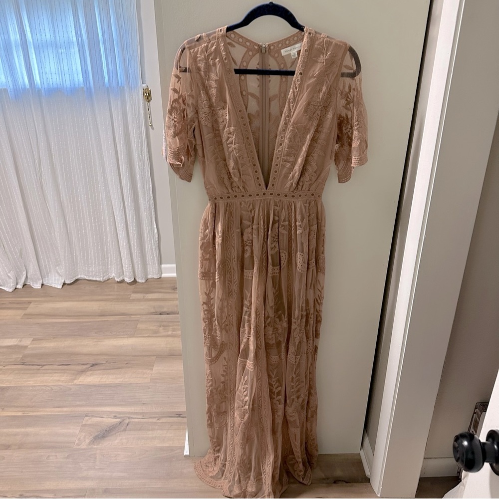 Honey Punch Lace Maci Dress Size Small